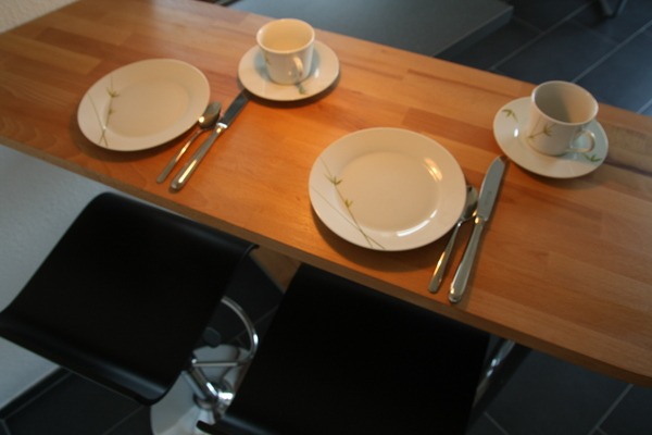 an der Frühstückstheke in der Küche der Ferienwohnung Wahlwies am Bodensee