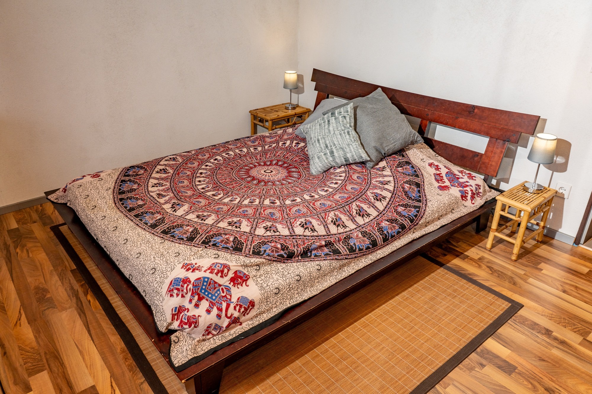 Doppelbett im Schlafbereich in der Ferienwohnung Wahlwies am Bodensee